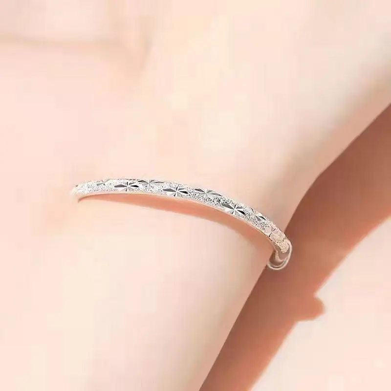 Silver bracelet for women, baby's breath design, push-pull style