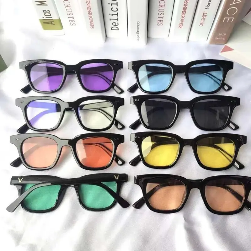 Yeni Renkli Lens Sosyal Medya Trend Erkek Kadın Güneş Gözlüğü V Markası Kare Küçük Çerçeve Siyah Gözlük Moda Çok Yönlü Güneş Gözlüğü