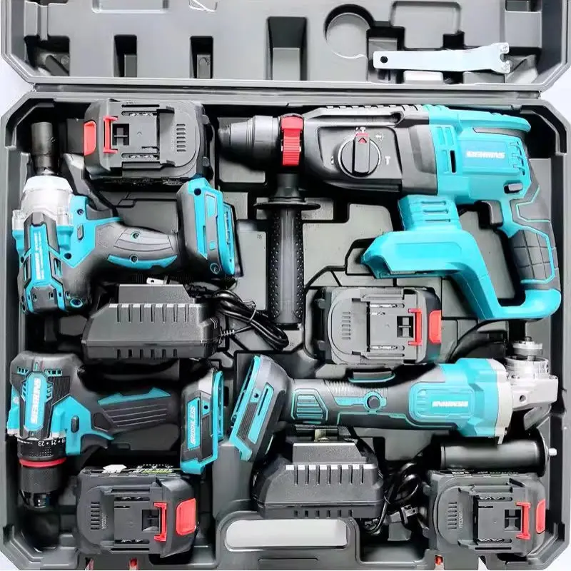 Makita 4-teiliges Akku-Set: Elektroschrauber, Winkelschleifer, Bohrmaschine, Schlagschraub