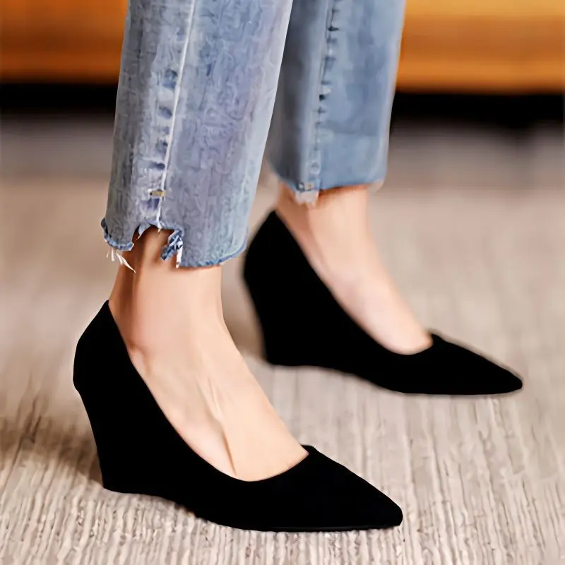 Damen Keilpumps 2023, Wildleder, flacher Spitzschuh