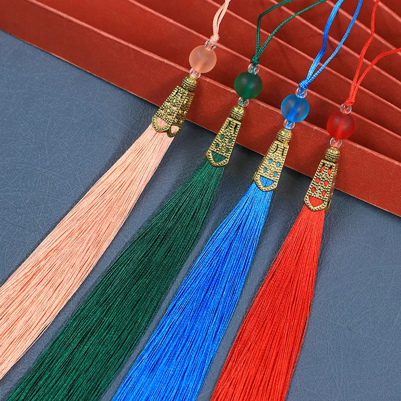 15 cm pagoda şapkası püsküllü antik stil kolye