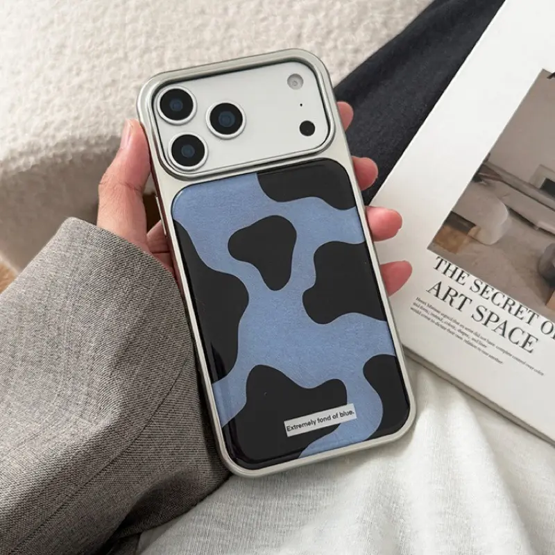 iPhone 15-17 Pro Max Handyhülle blaues Kuhfleckenmuster