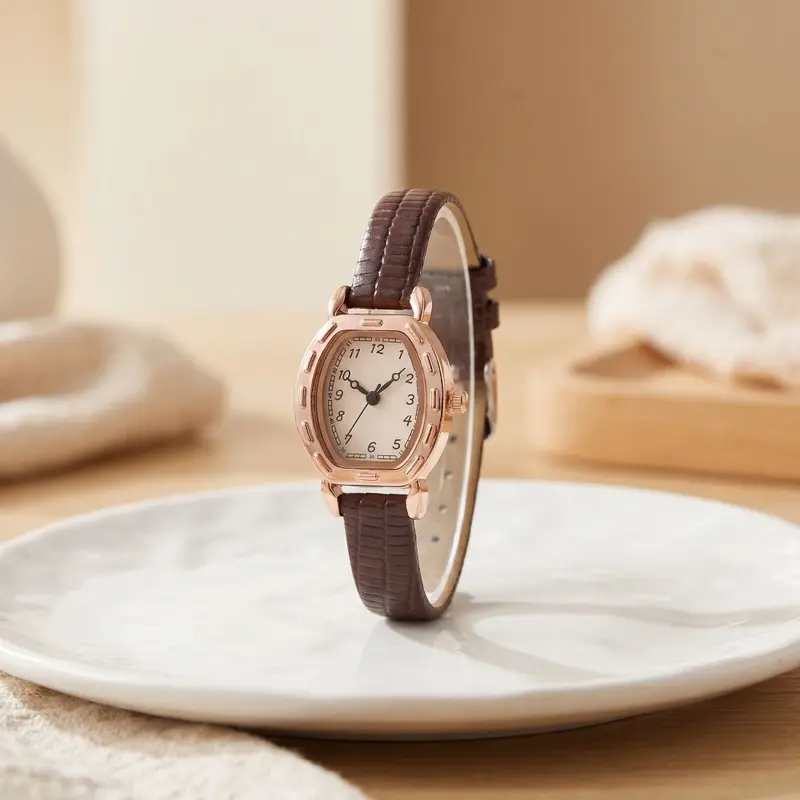 Vintage barrel-shaped women's watch, leather strap, quartz