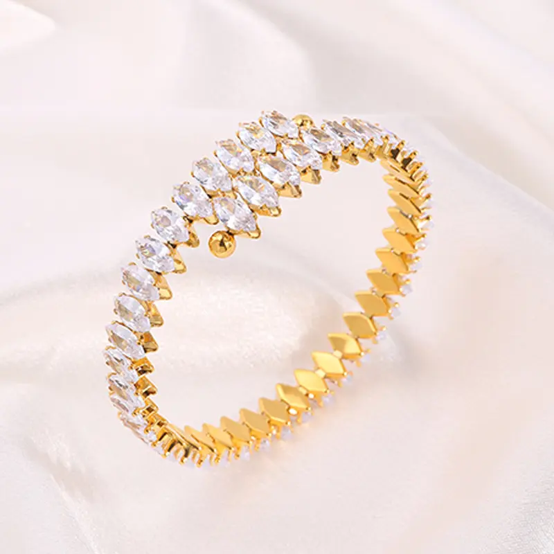 Titanstahl-Armband mit Zirkonia-Steinen, 18k vergoldet