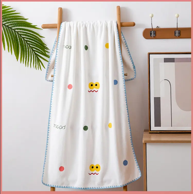 Korallenflausch-Handtuchset für Babys, gestickt, wassersaugend