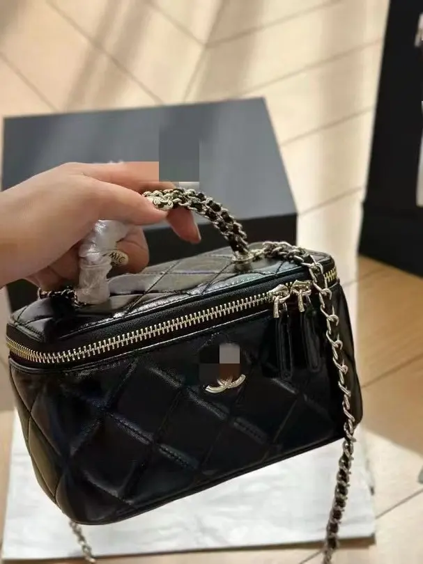 Women's Genuine Leather Diamond-Quilted Chain Crossbody Bag