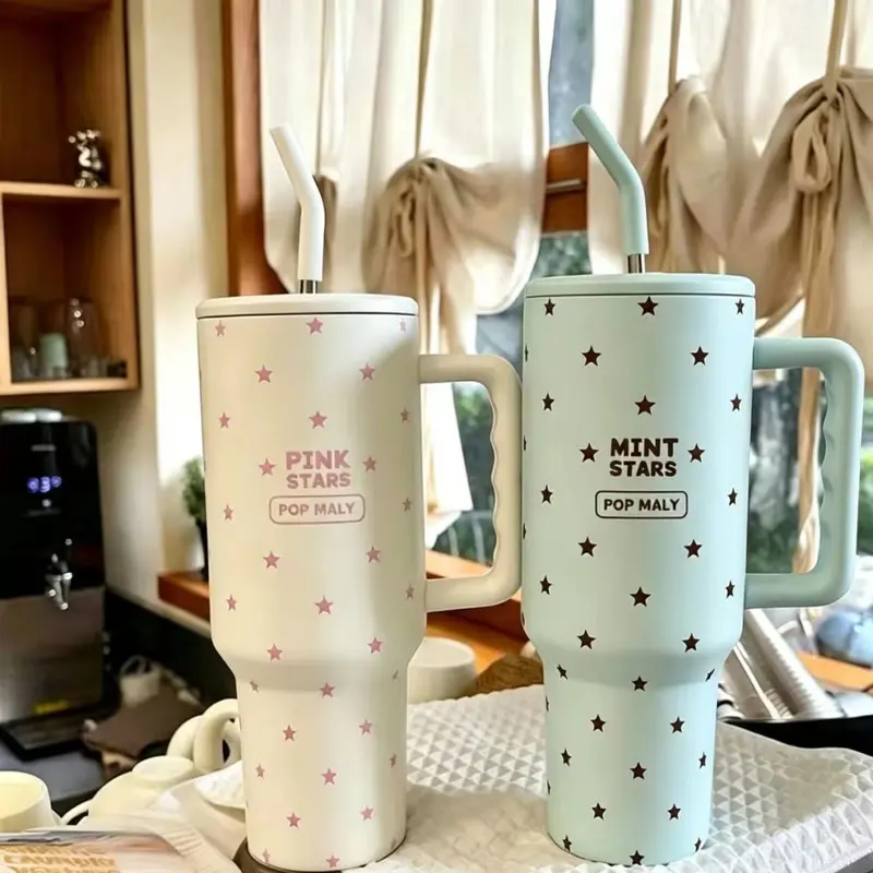 Eisbecher mit Sternpunkt-Muster, Griff, großes Volumen, Strohhalm