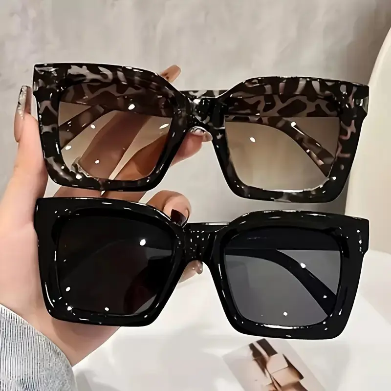 Oversized Leopard Print Women's Sunglasses with UV Protection